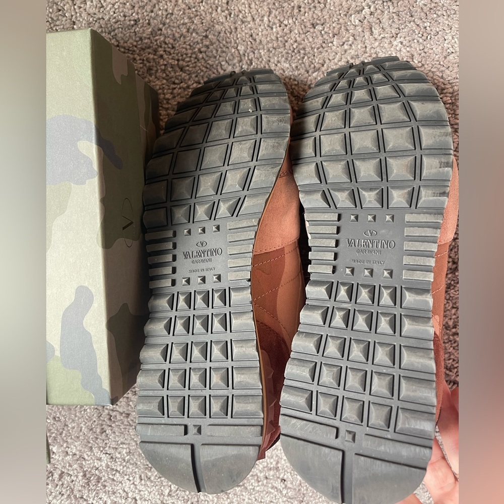 Valentino Garavani Sneakers - Picture 6 of 6